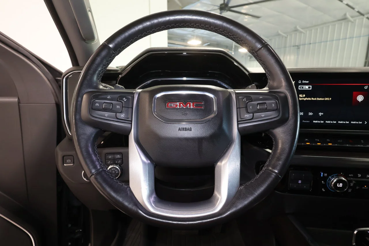 2023 GMC Sierra 1500 SLT - Photo 10