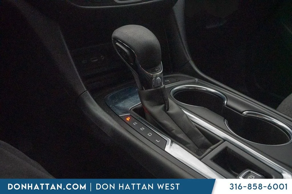 Used 2024 White Chevrolet LT image 10