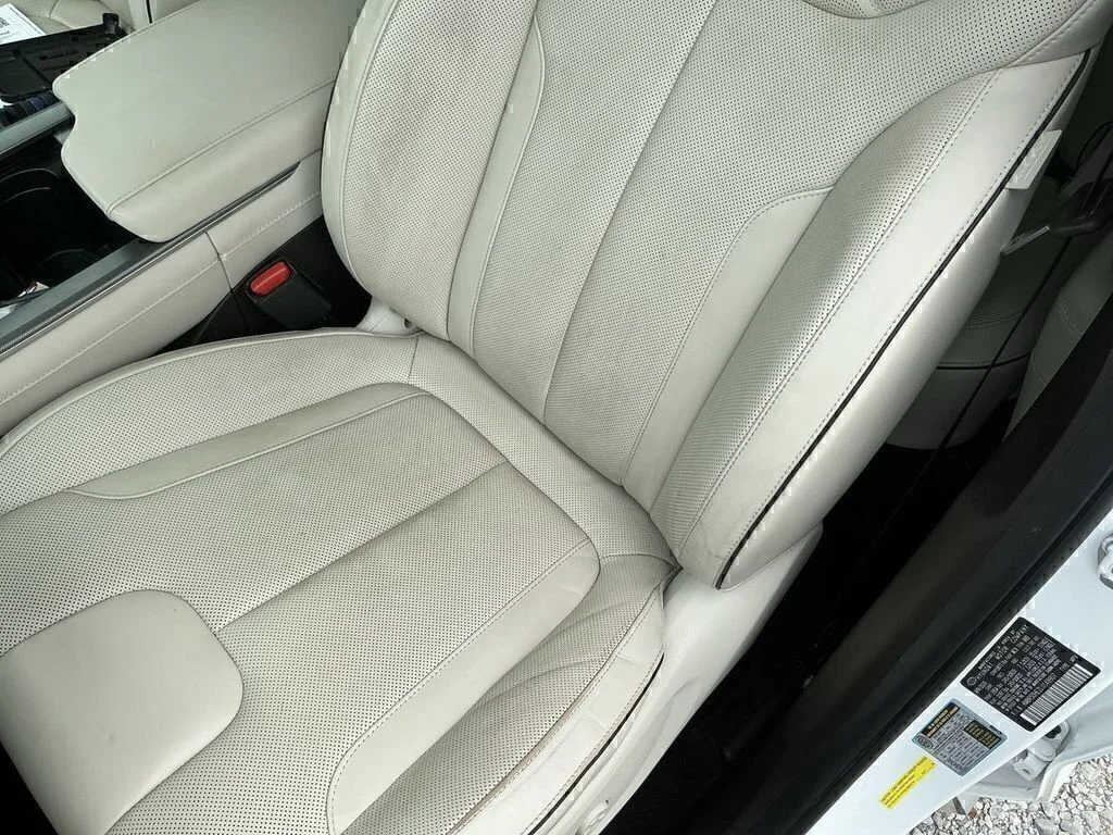 Used 2020 White Hyundai Limited image 12