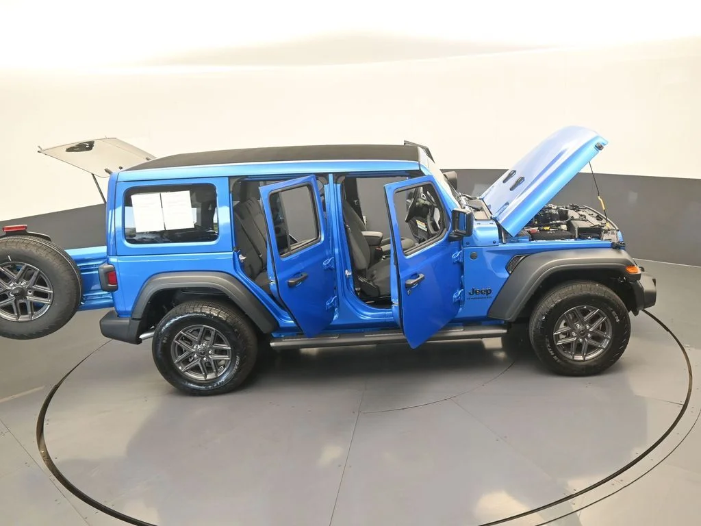 Used 2025 Hydro Blue Pearl Coat Jeep Sport S image 63