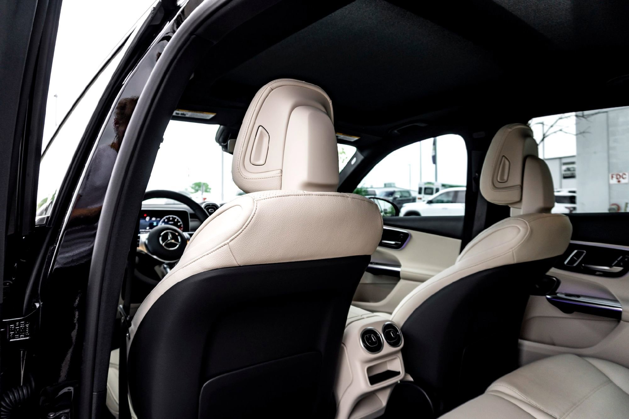 New 2026 Obsidian Black Metallic Mercedes-Benz GLC 300 image 46