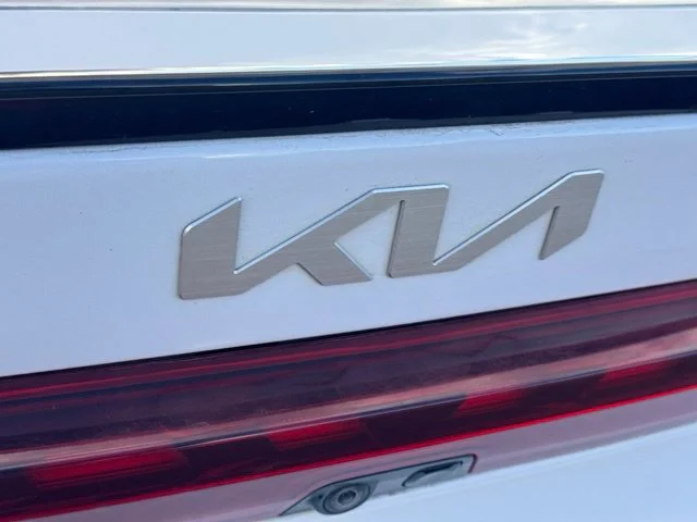 Used 2023 White Kia GT-Line image 12