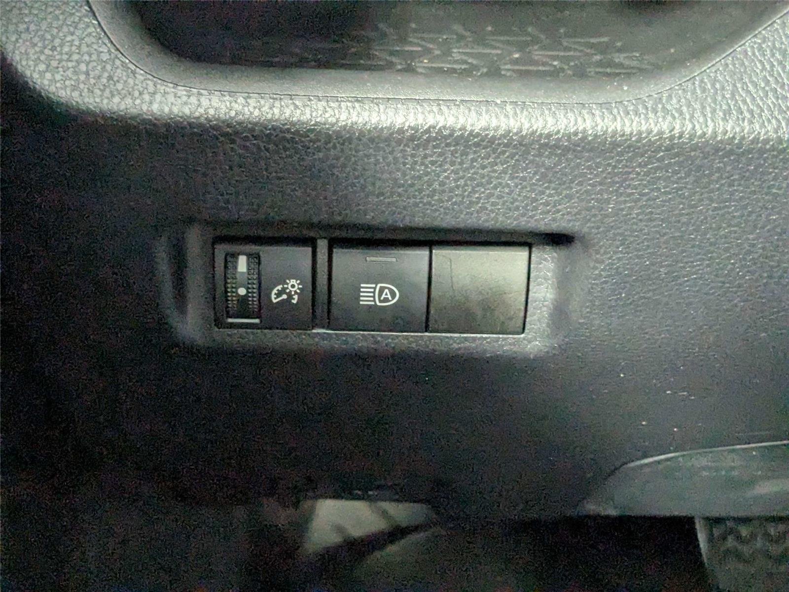 Used 2020 Magnetic Gray Metallic Toyota LE image 15