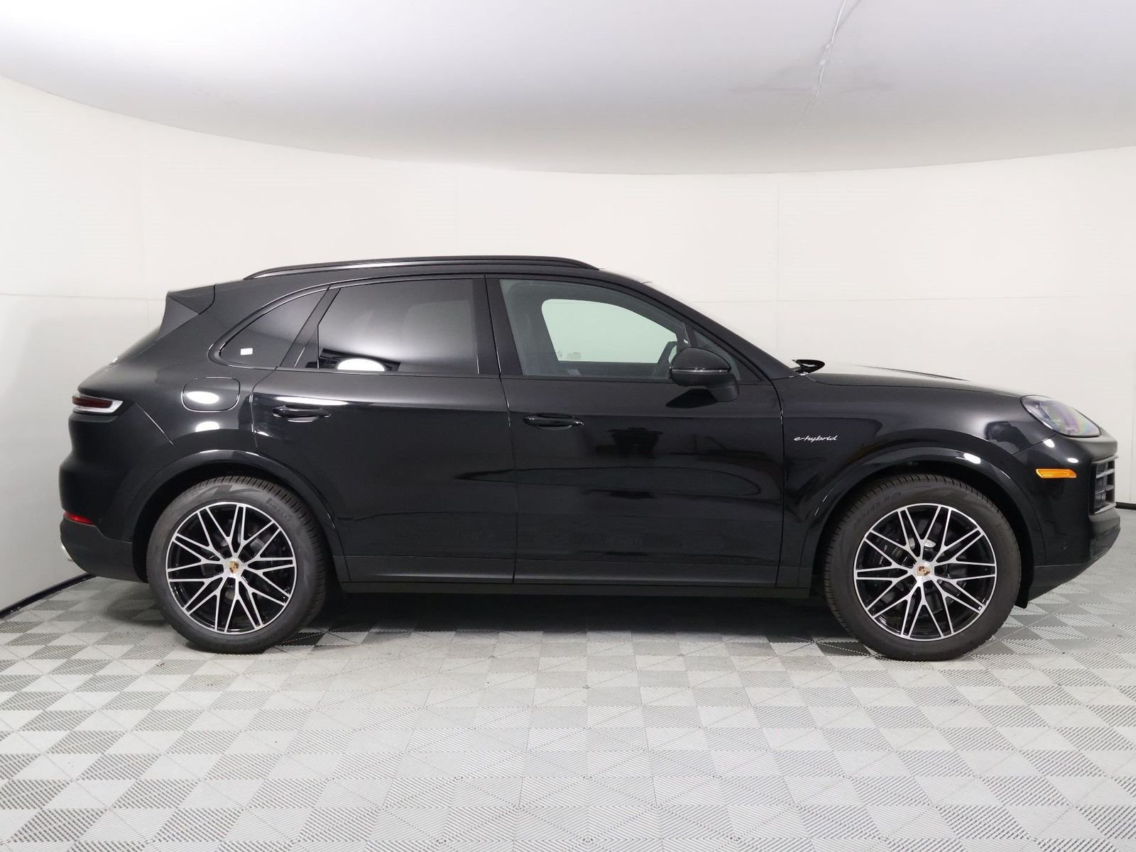 2026 Porsche Cayenne E-Hybrid - Photo 8