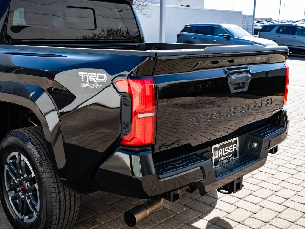 2025 Toyota Tacoma TRD Sport - Photo 18