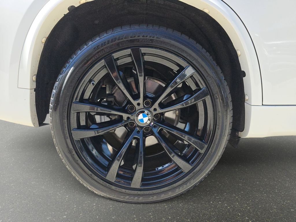 Used 2017 White BMW xDrive35d image 37