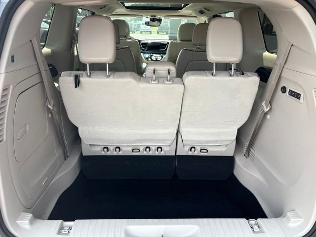 Used 2019 Gray Chrysler Limited image 16