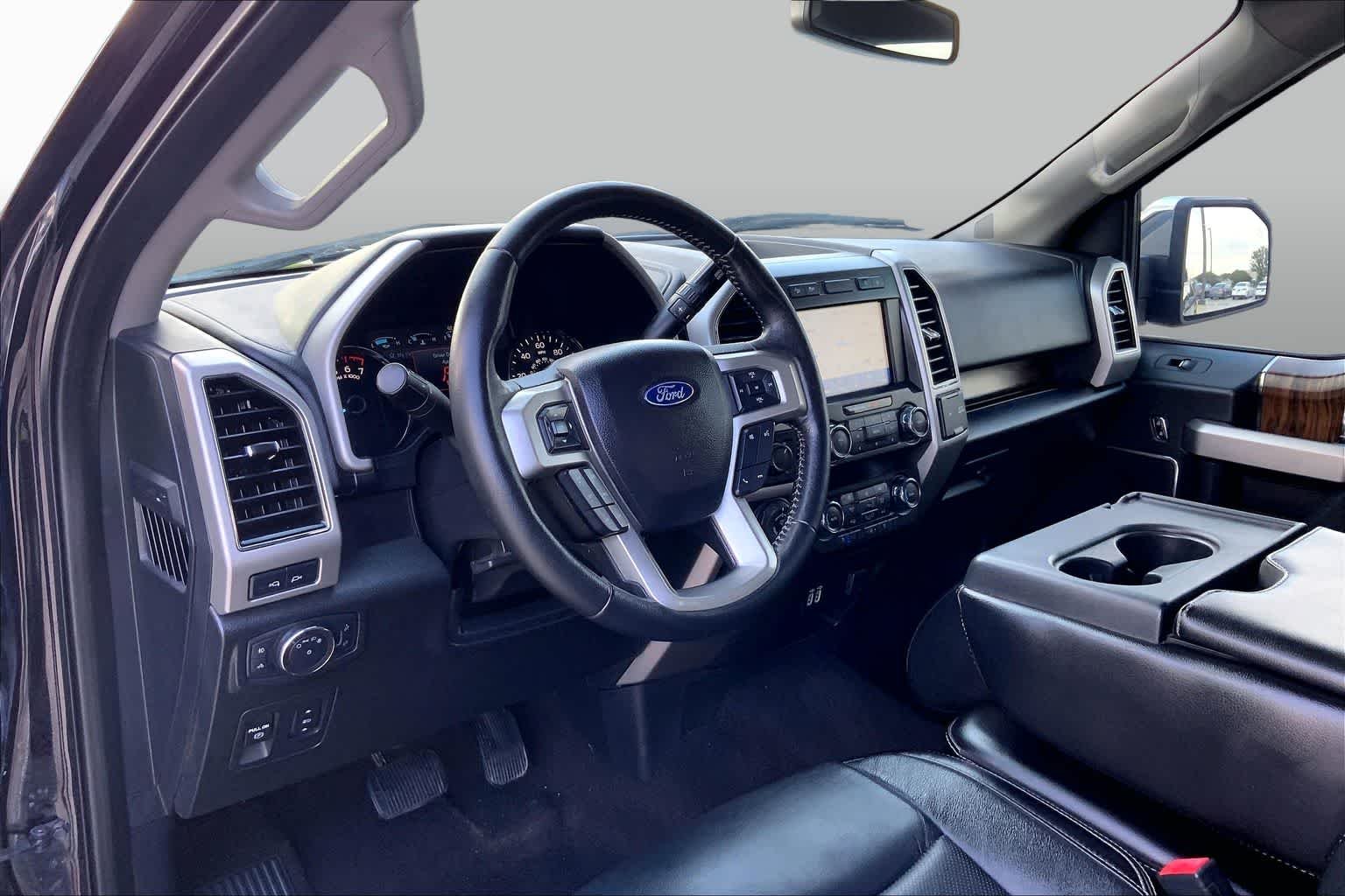 Used 2020 Agate Black Metallic Ford LARIAT image 17