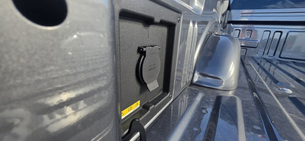 New 2026 Carbonized Gray Metallic Ford XLT image 10