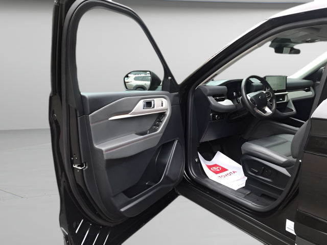 Used 2025 Black Ford Active image 15