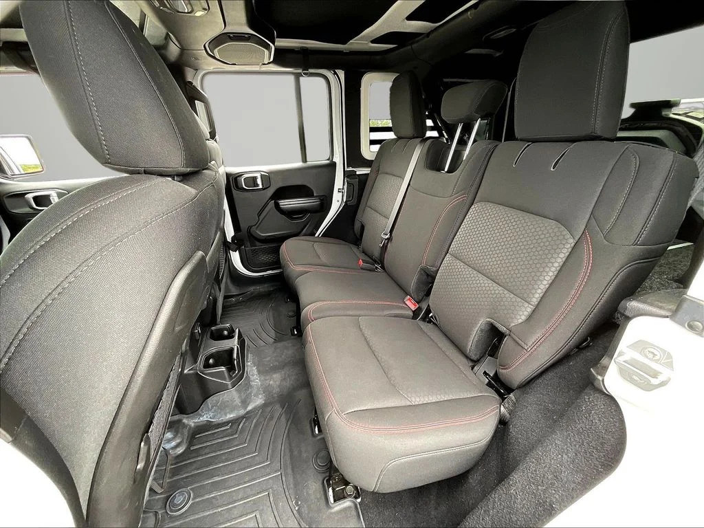 Certified Used 2019 White Jeep Unlimited Rubicon image 22
