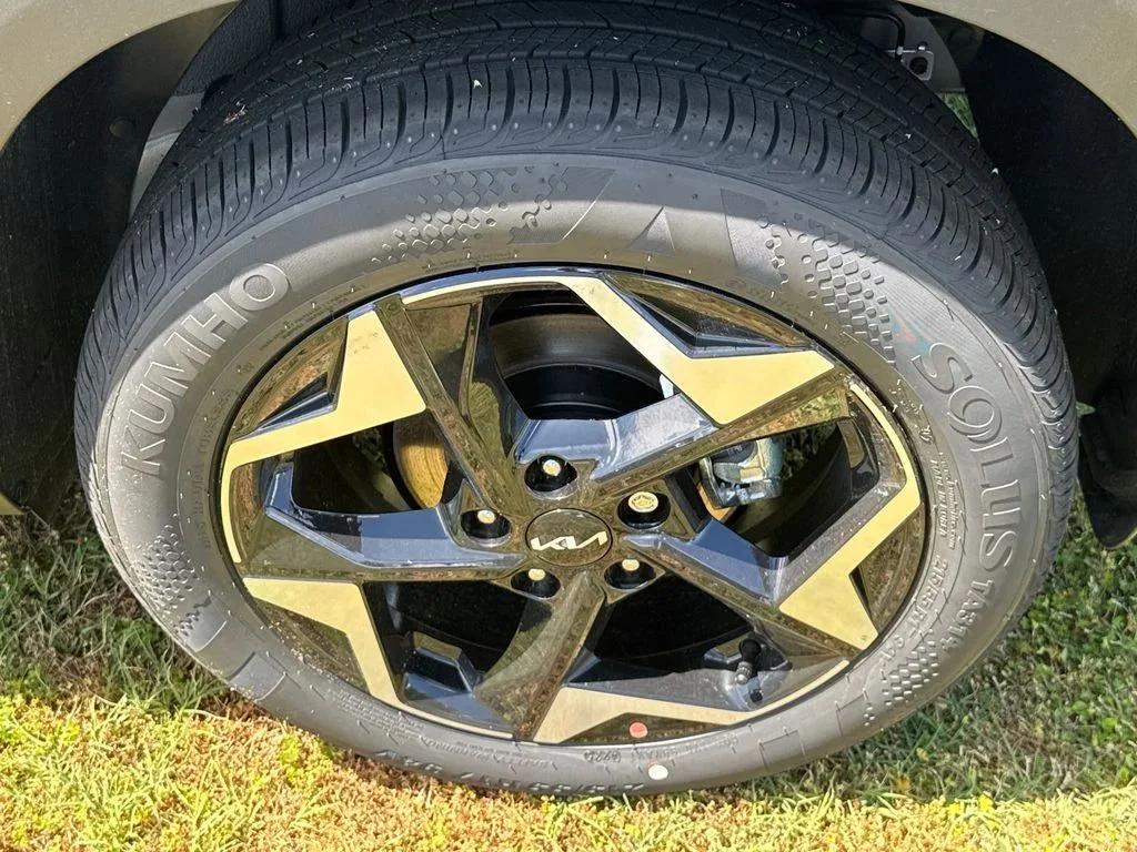 New 2026 Gray Kia S image 19
