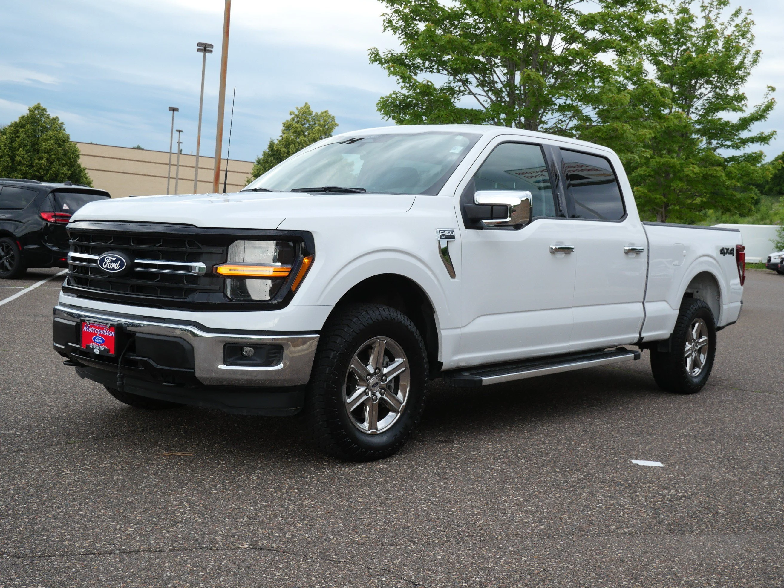 Certified Used 2024 Oxford White Clearcoat Ford XLT image 3