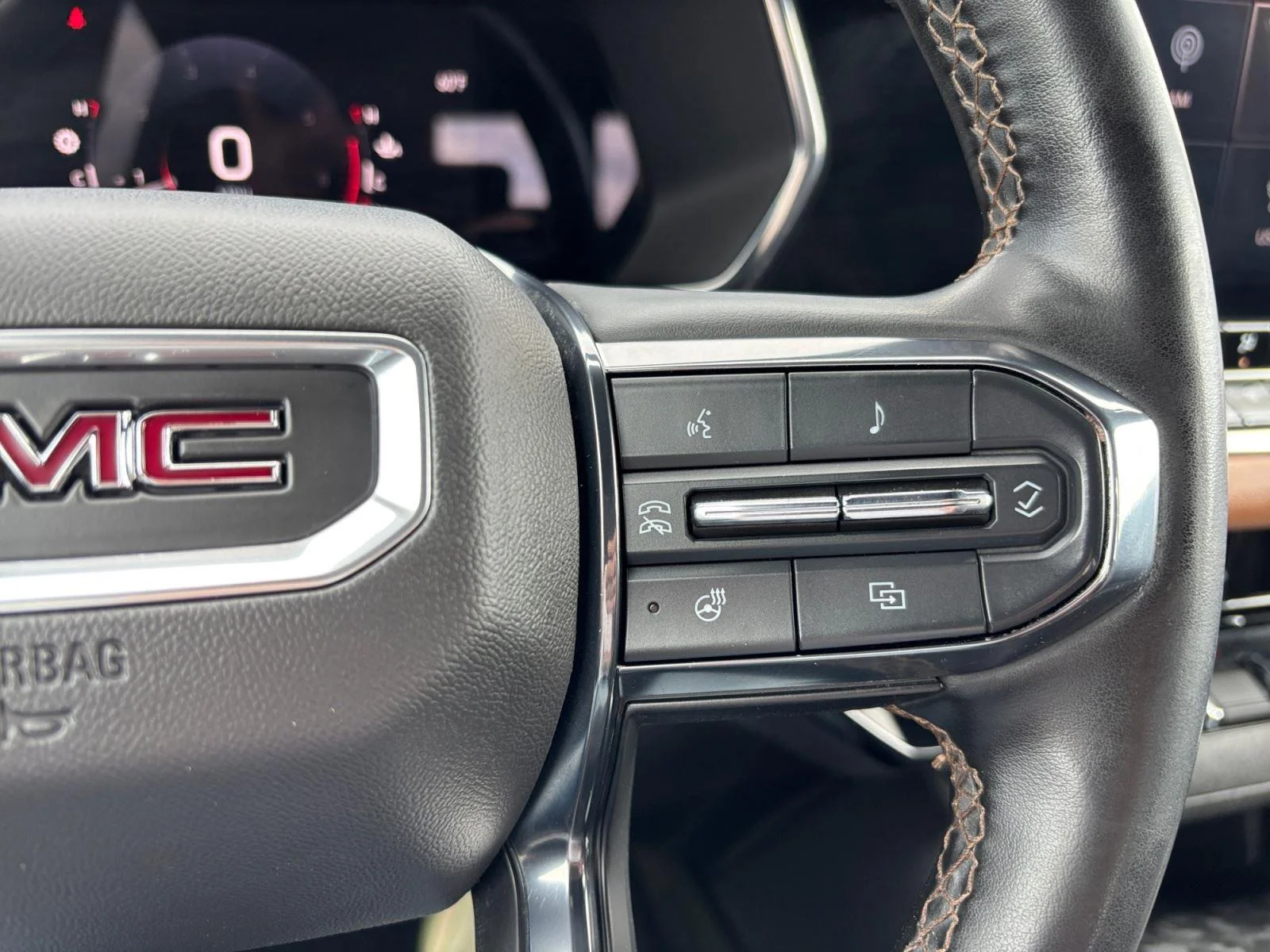 Used 2023 Onyx Black GMC 4WD AT4 image 27