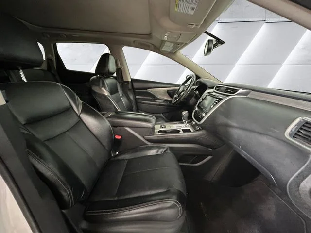Used 2018 White Nissan Platinum image 13