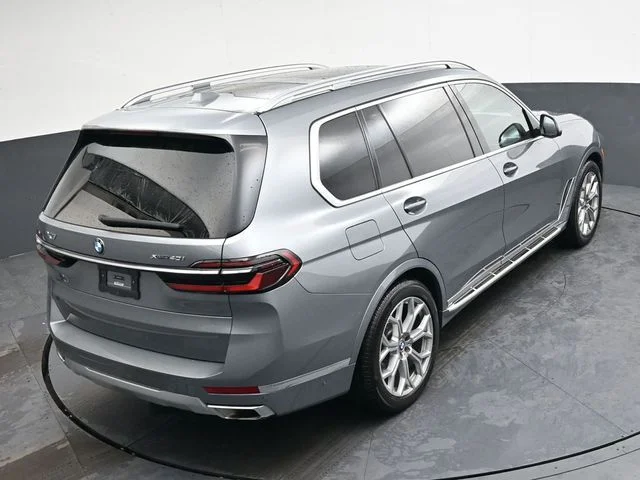 Used 2024 Gray BMW xDrive40i image 26