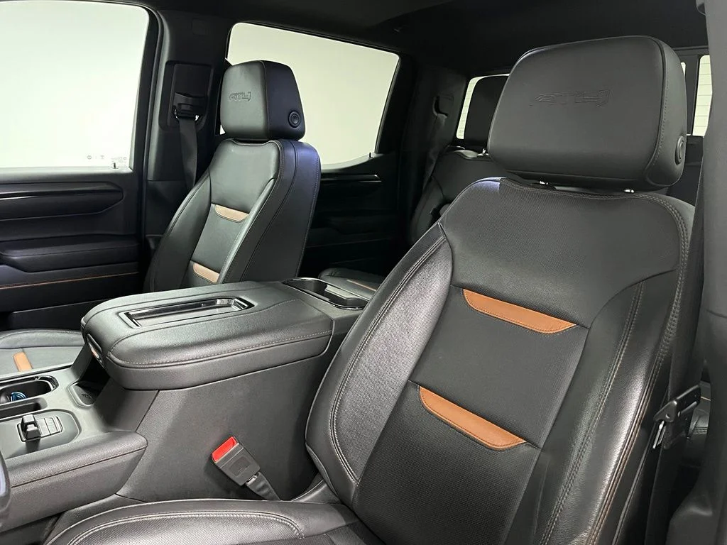 Used 2022 White GMC AT4 image 21