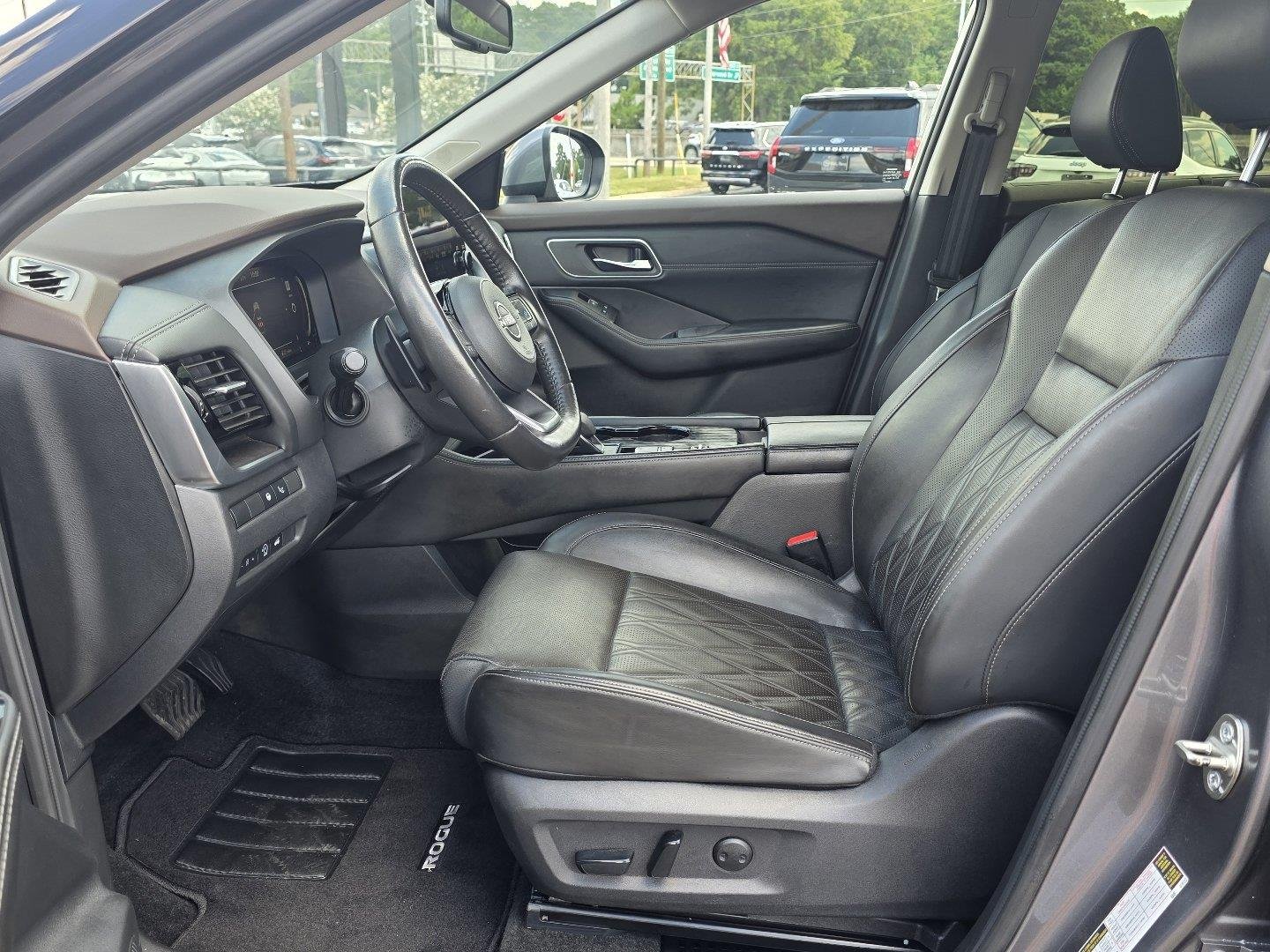 Used 2023 Gun Metallic Nissan Platinum image 21