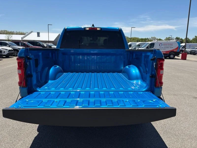 New 2026 Hydro Blue Pearl-Coat Exterior Paint RAM Big Horn/Lone Star image 9