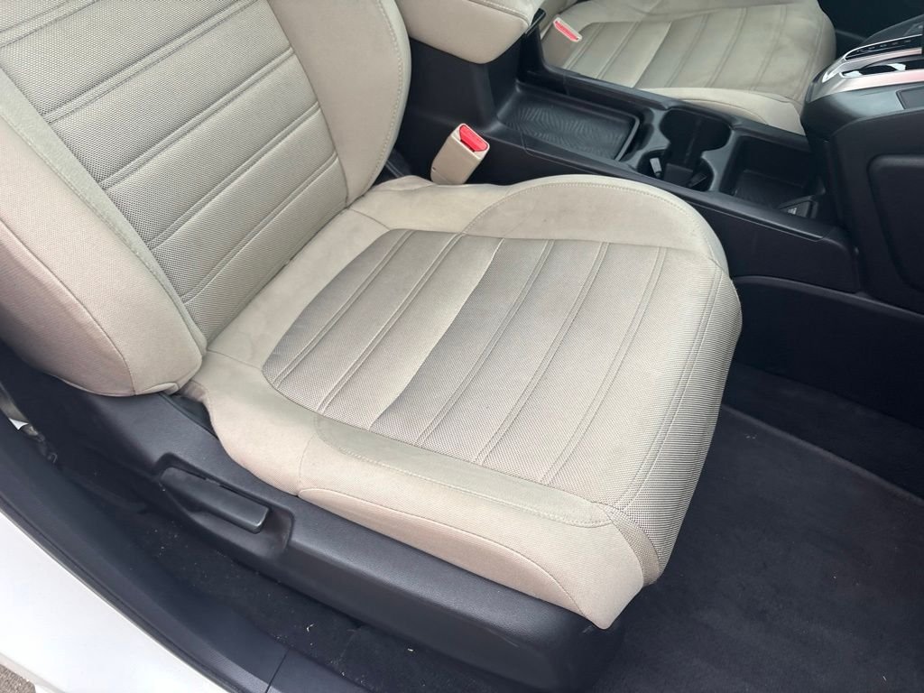 Used 2018 White Diamond Pearl Honda LX image 23