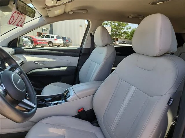 Used 2025 Black Hyundai SEL image 12