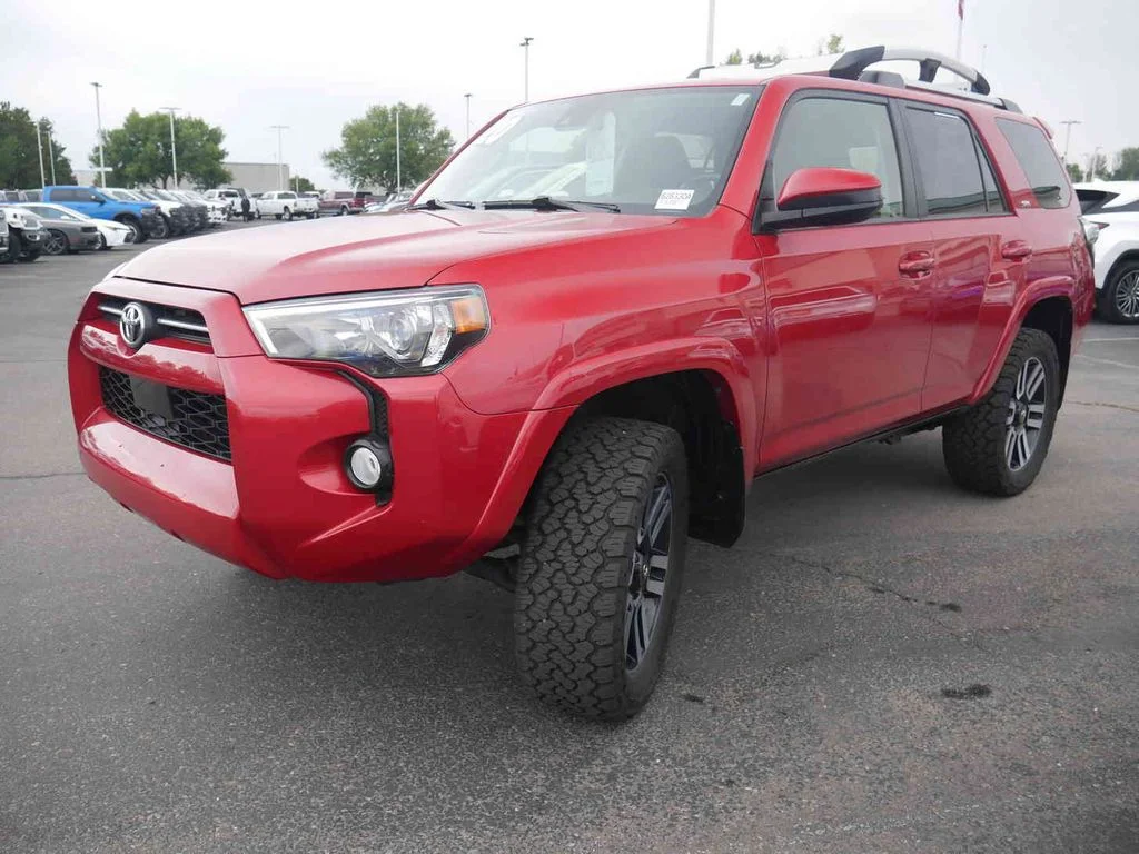 Used 2020 Red Toyota SR5 image 4