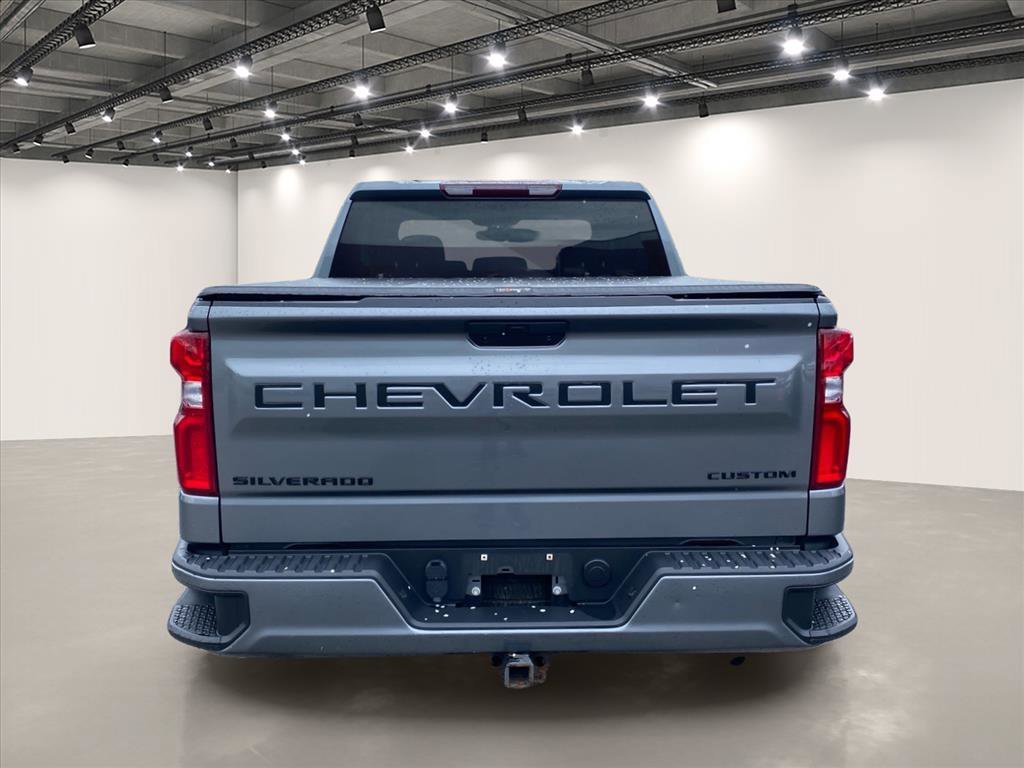 Used 2021 Satin Steel Metallic Chevrolet Custom image 6