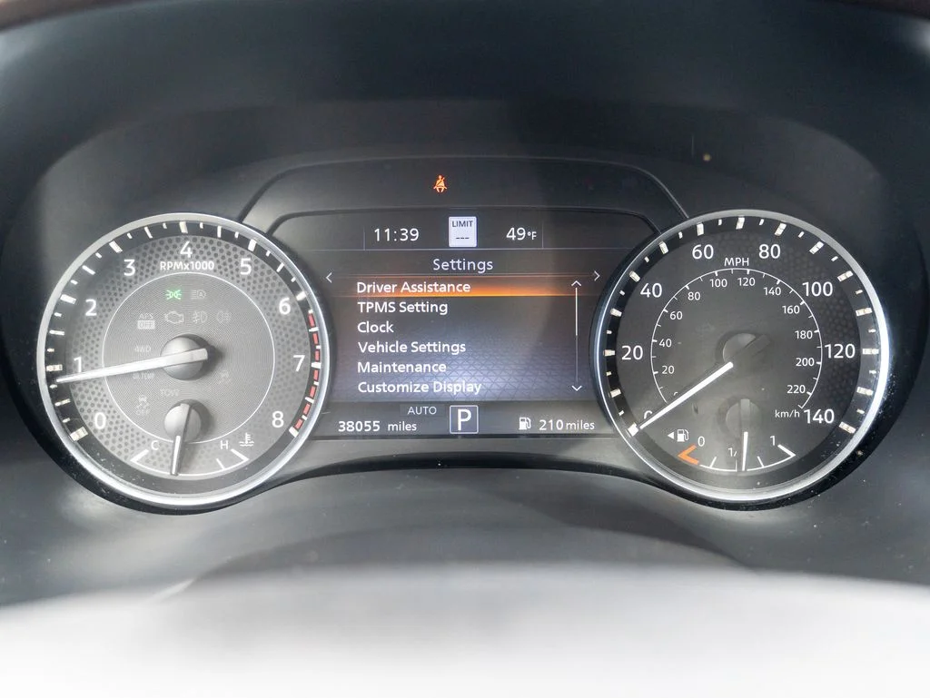 Used 2024 White Nissan Platinum image 14