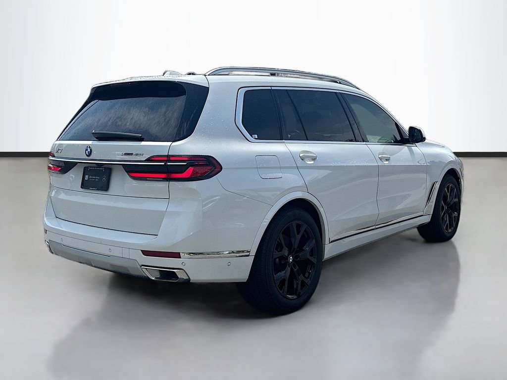 Used 2023 White BMW xDrive40i image 3