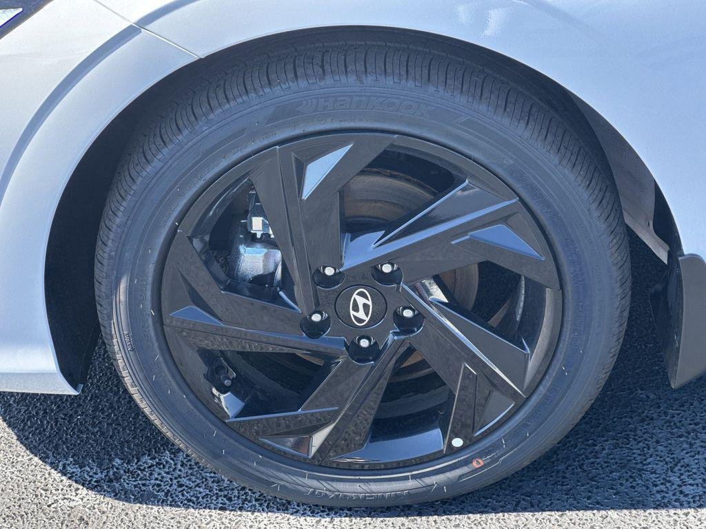 New 2026 White Hyundai SEL Sport Premium image 11