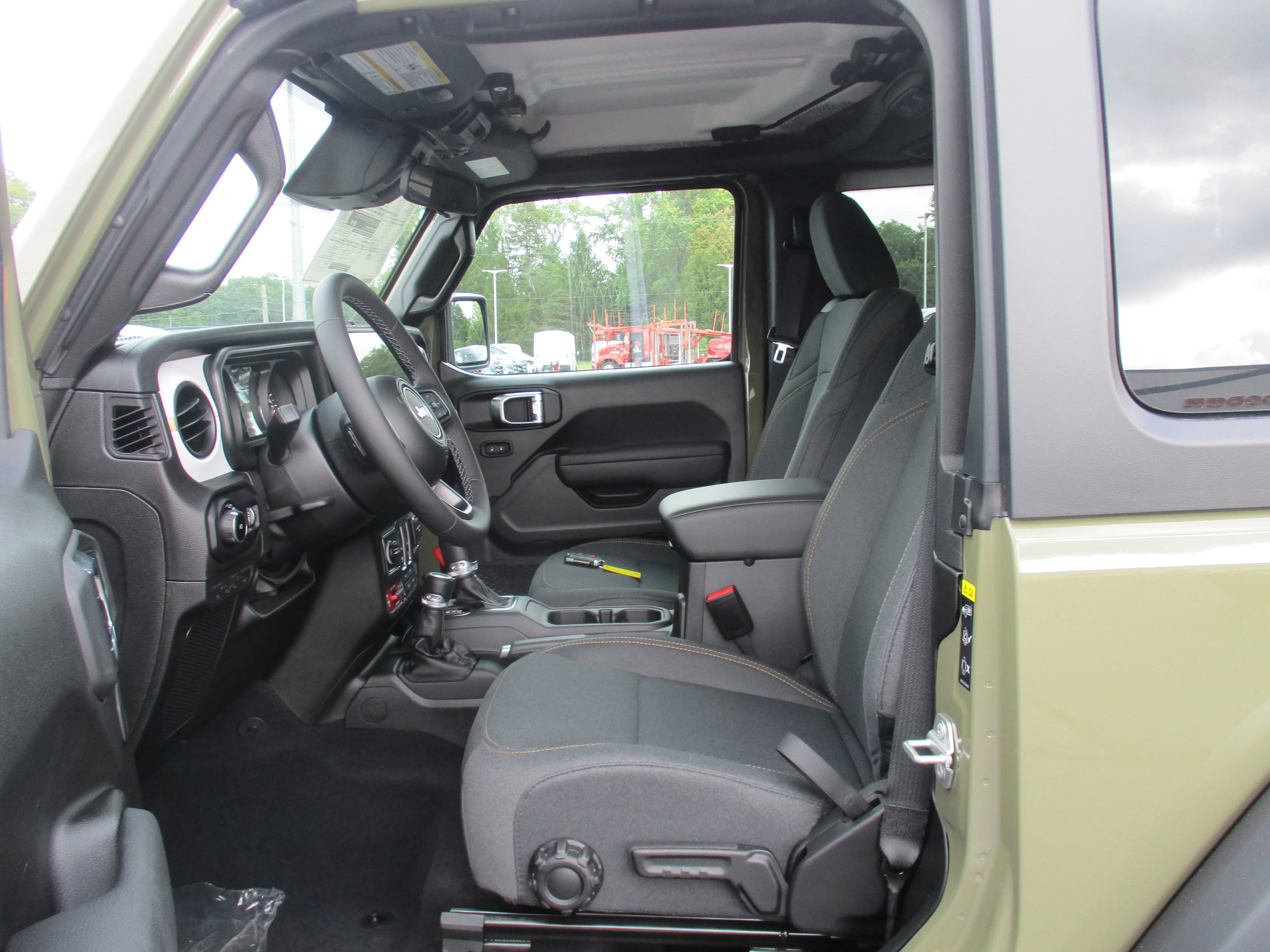 2025 Jeep Wrangler 2-Door Willys - Photo 10