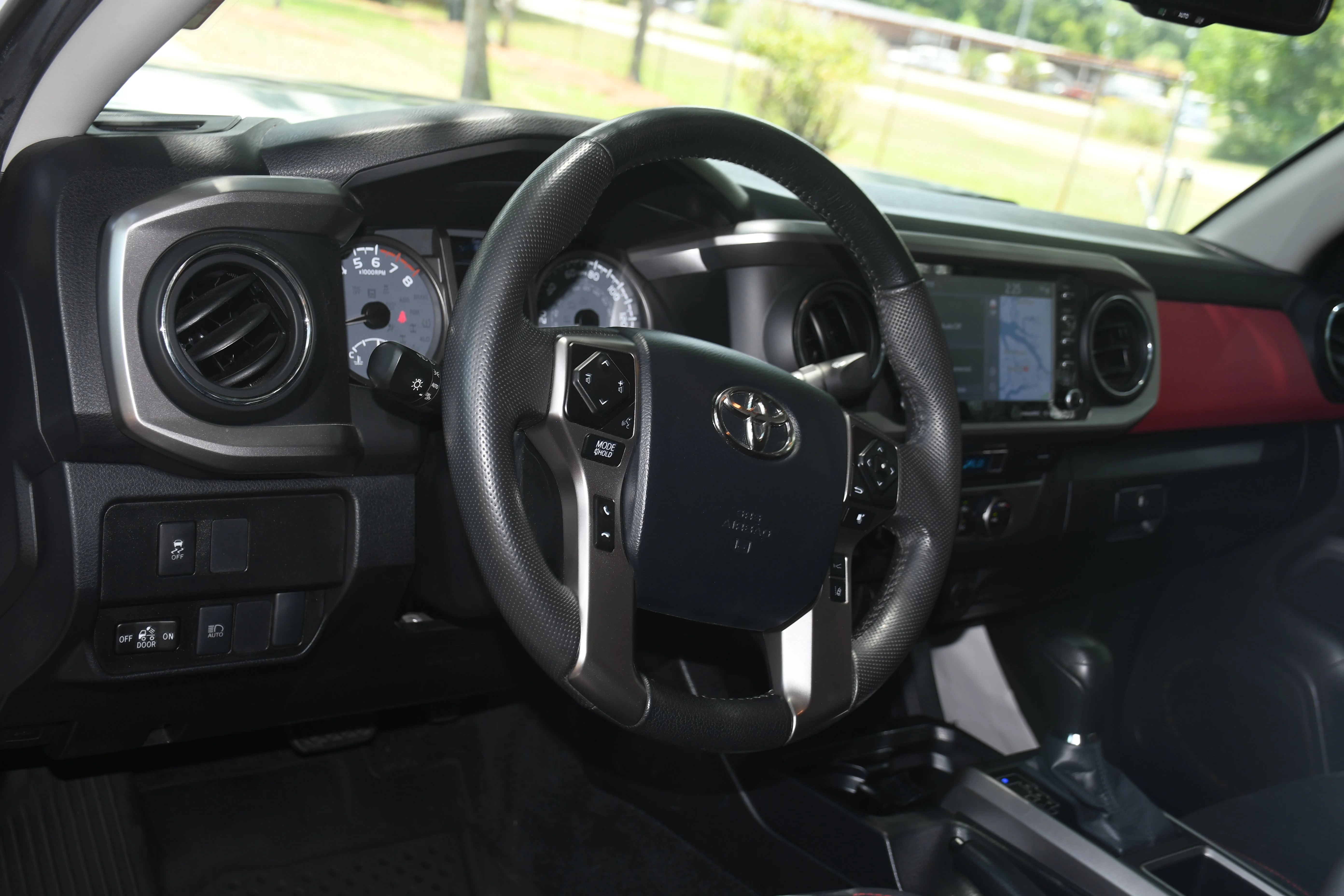 Used 2023 White Toyota SR5 image 7