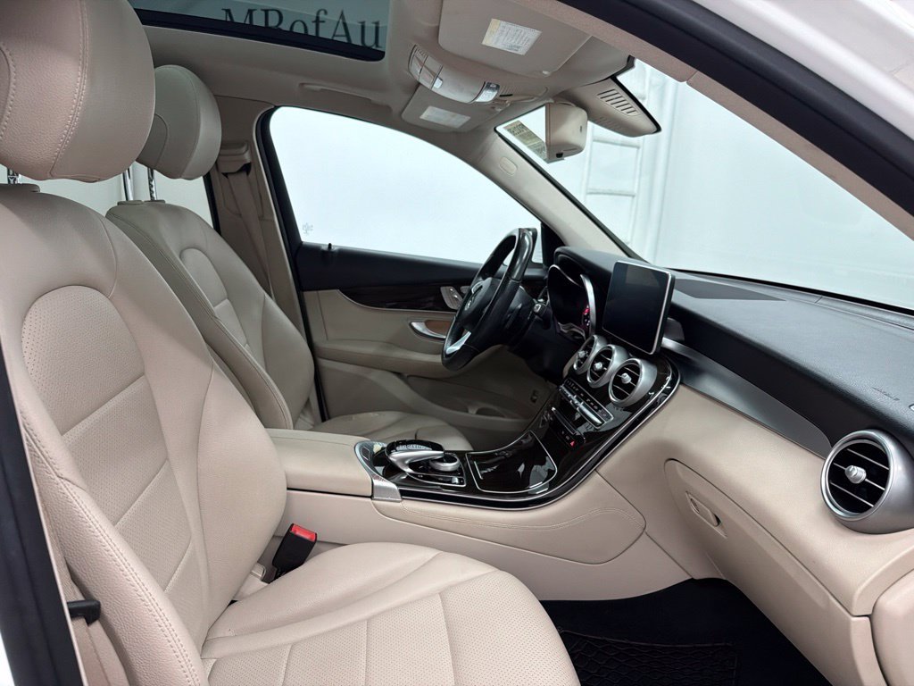 Used 2016 White Mercedes-Benz GLC 300 image 30