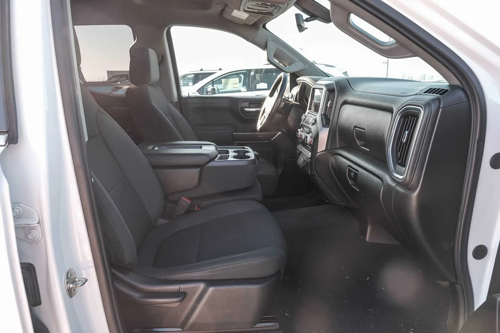 Used 2022 Summit White GMC SLE image 17