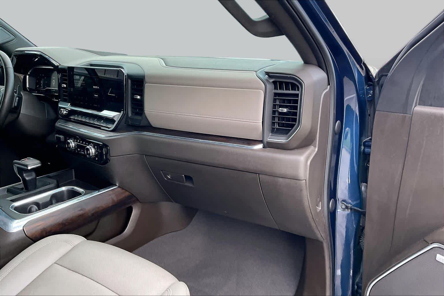 Used 2023 PACIFIC BLUE METALLIC GMC SLT image 18