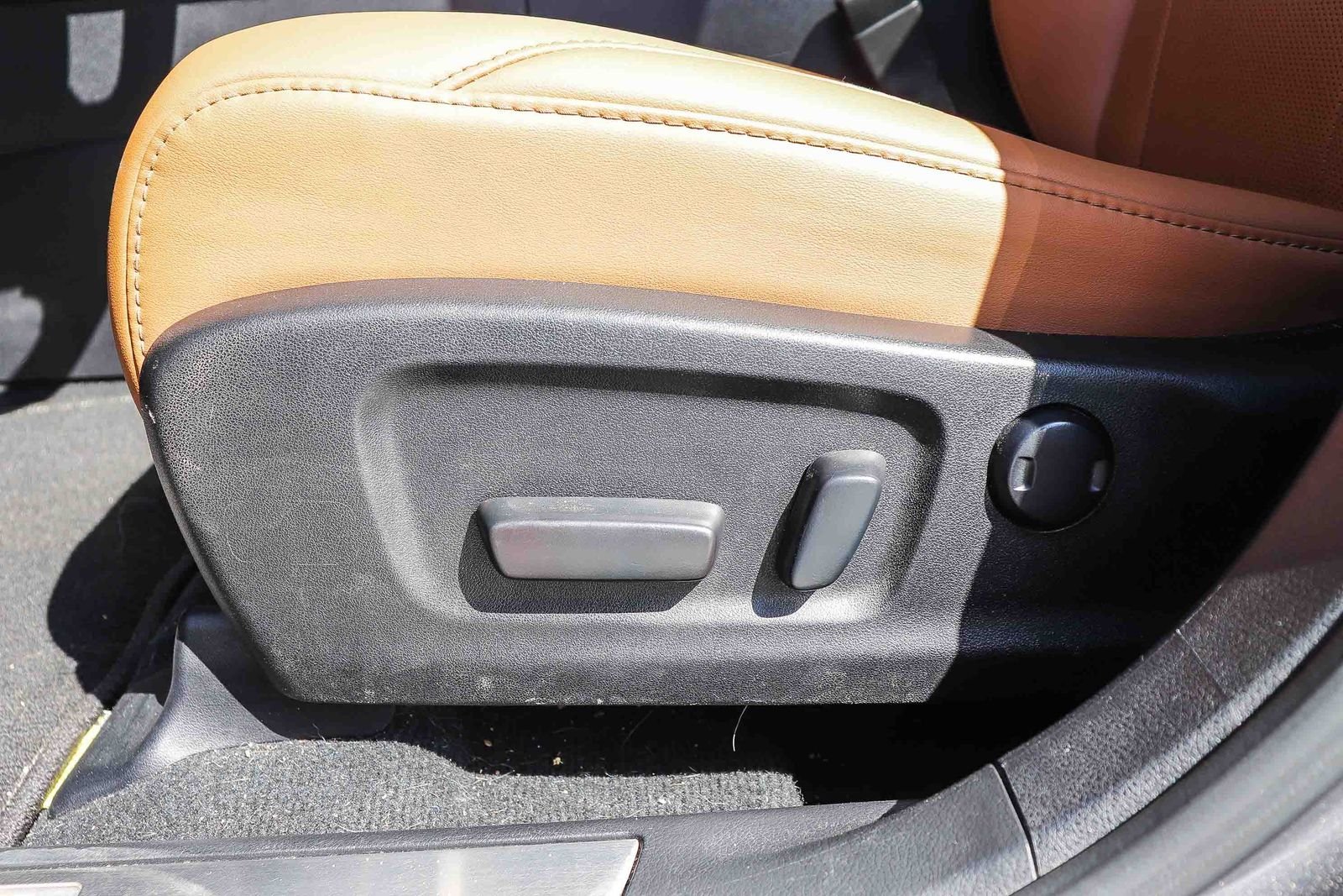 Used 2022 Gray Lexus 350 image 16