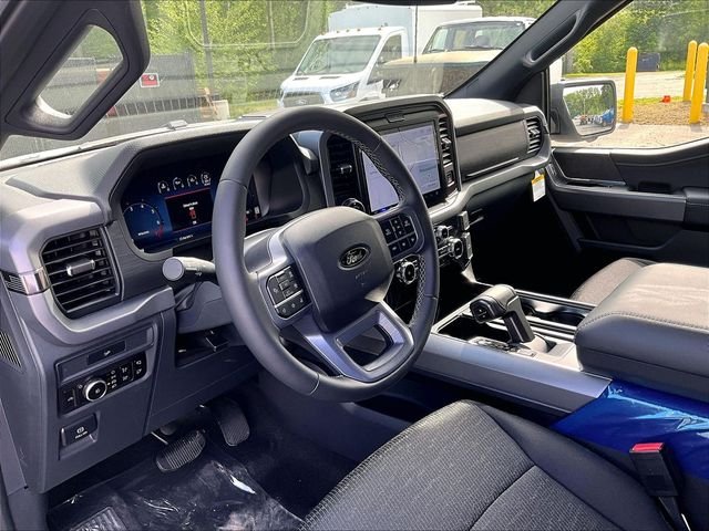 New 2026 Oxford White Ford XLT image 7