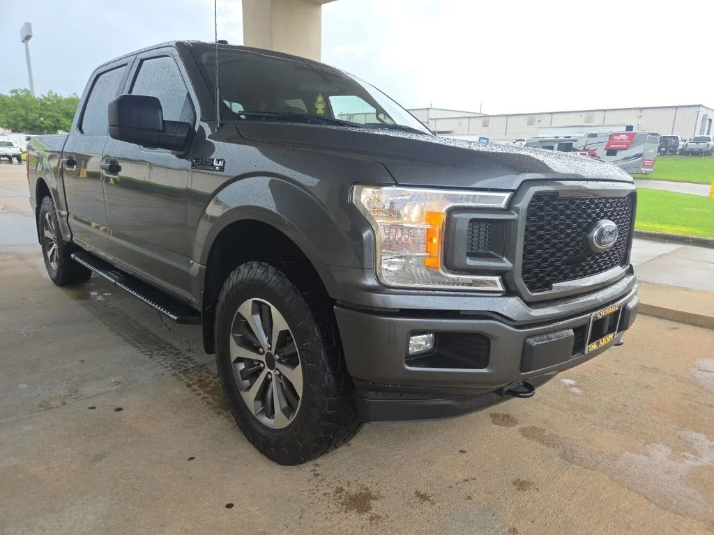 Used 2019 Magnetic Ford XL image 1