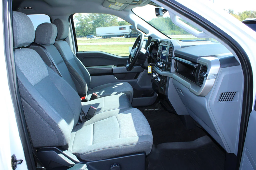 Used 2021 Oxford White Ford XLT image 33