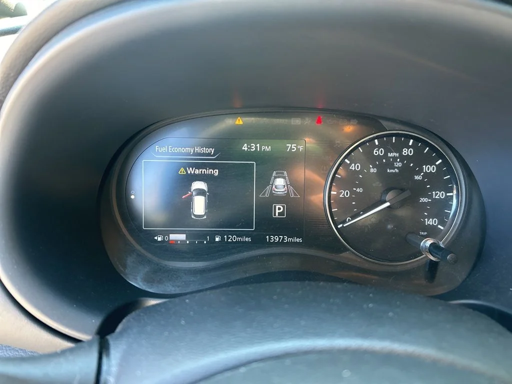 Used 2023 White Nissan SR image 15