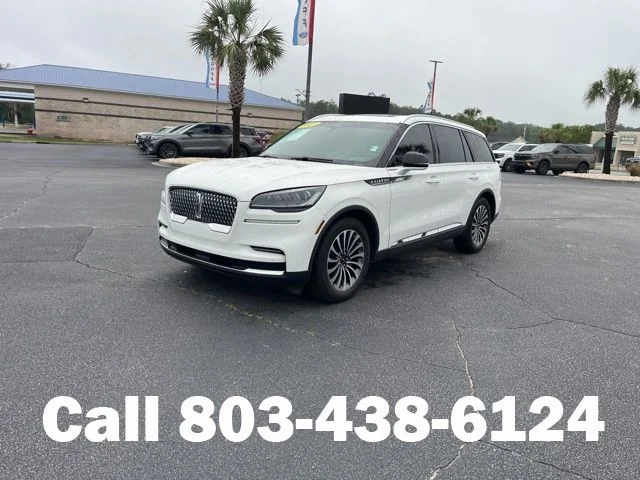 Used 2023 White Metallic Lincoln Standard image 35