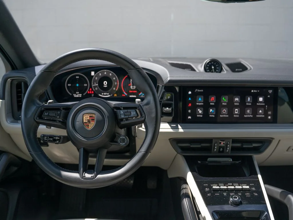 Used 2025 White Porsche Base image 22