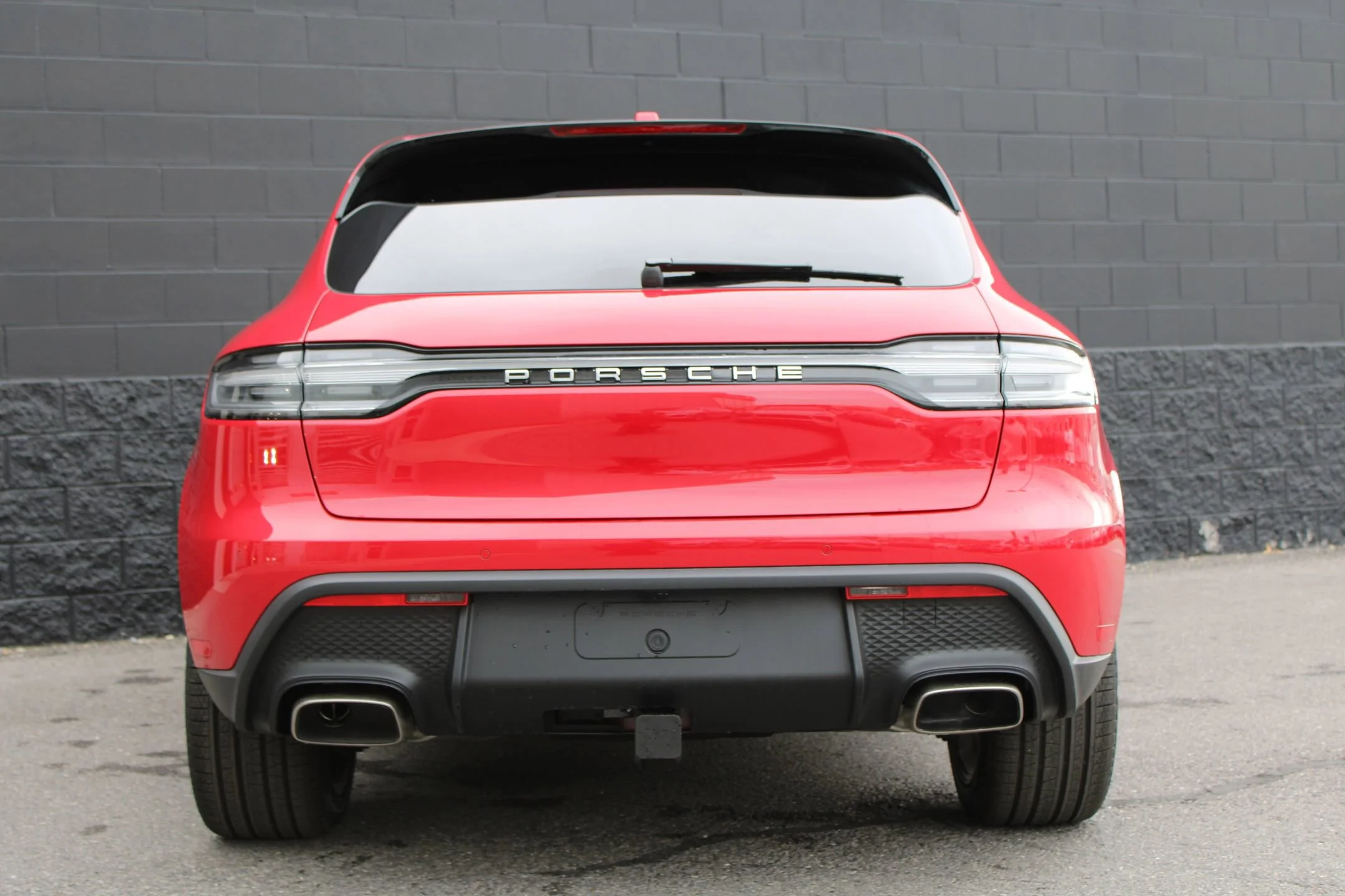 2026 Porsche Macan - Photo 10