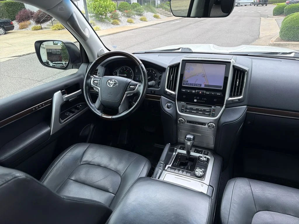 Used 2018 Blizzard Pearl Toyota  image 42
