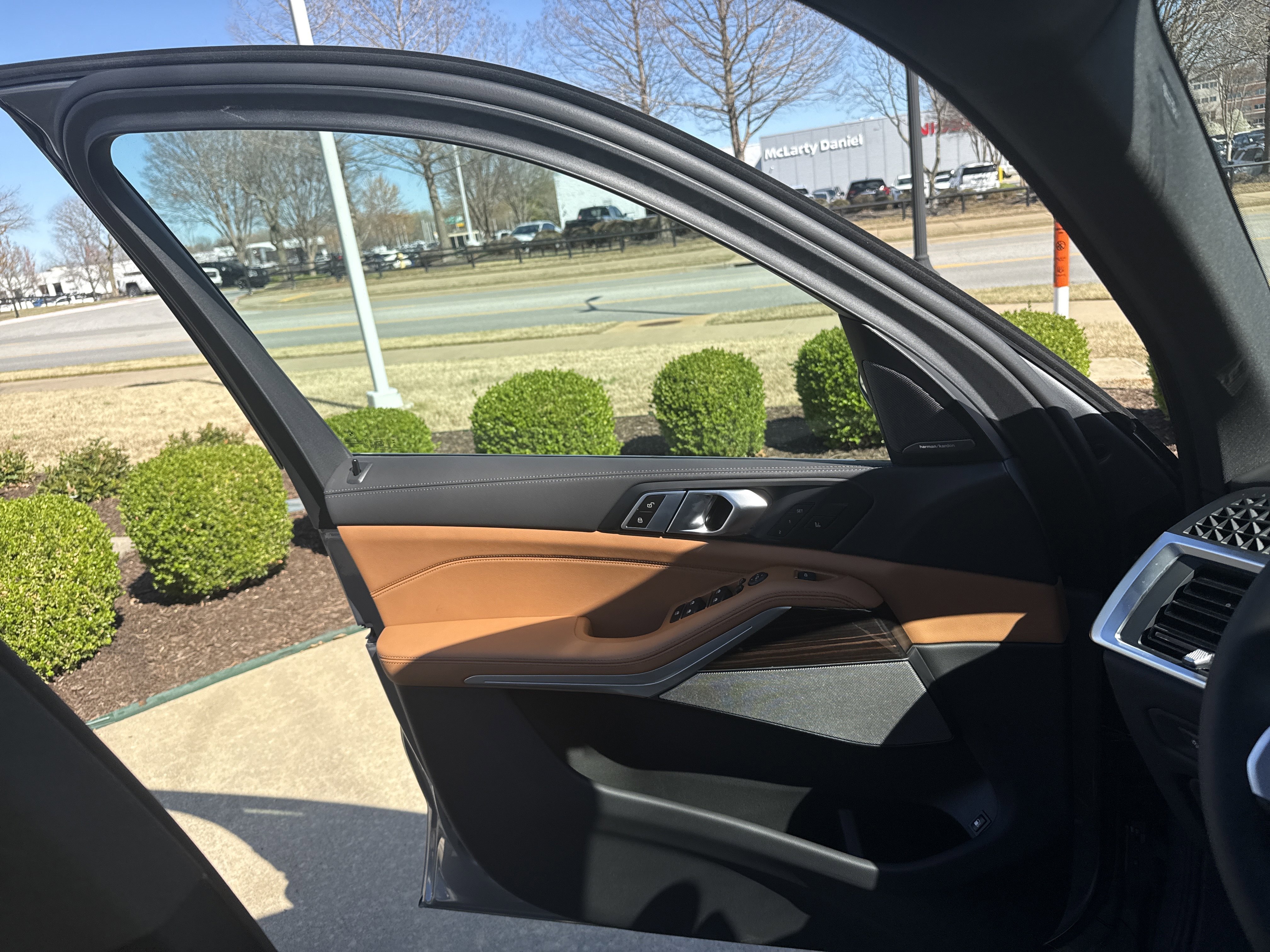 New 2026 0C4W Skyscraper Grey Metallic BMW xDrive50e image 20