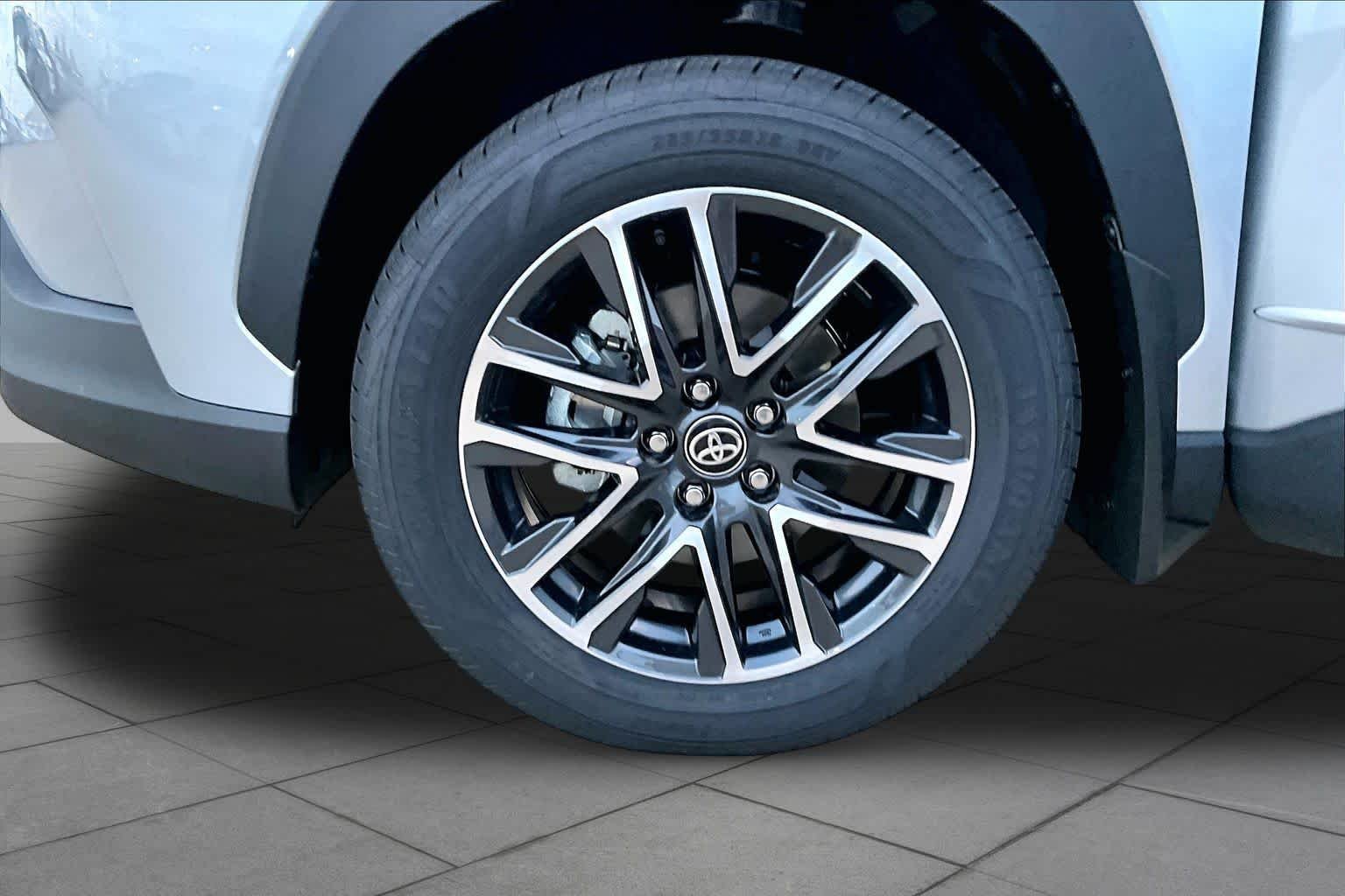 New 2026 Sonic Silver Toyota XLE image 9
