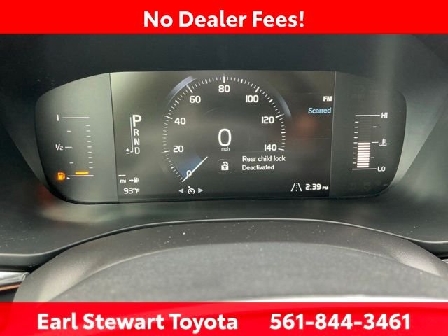 Used 2019 White Volvo T5 Momentum image 57