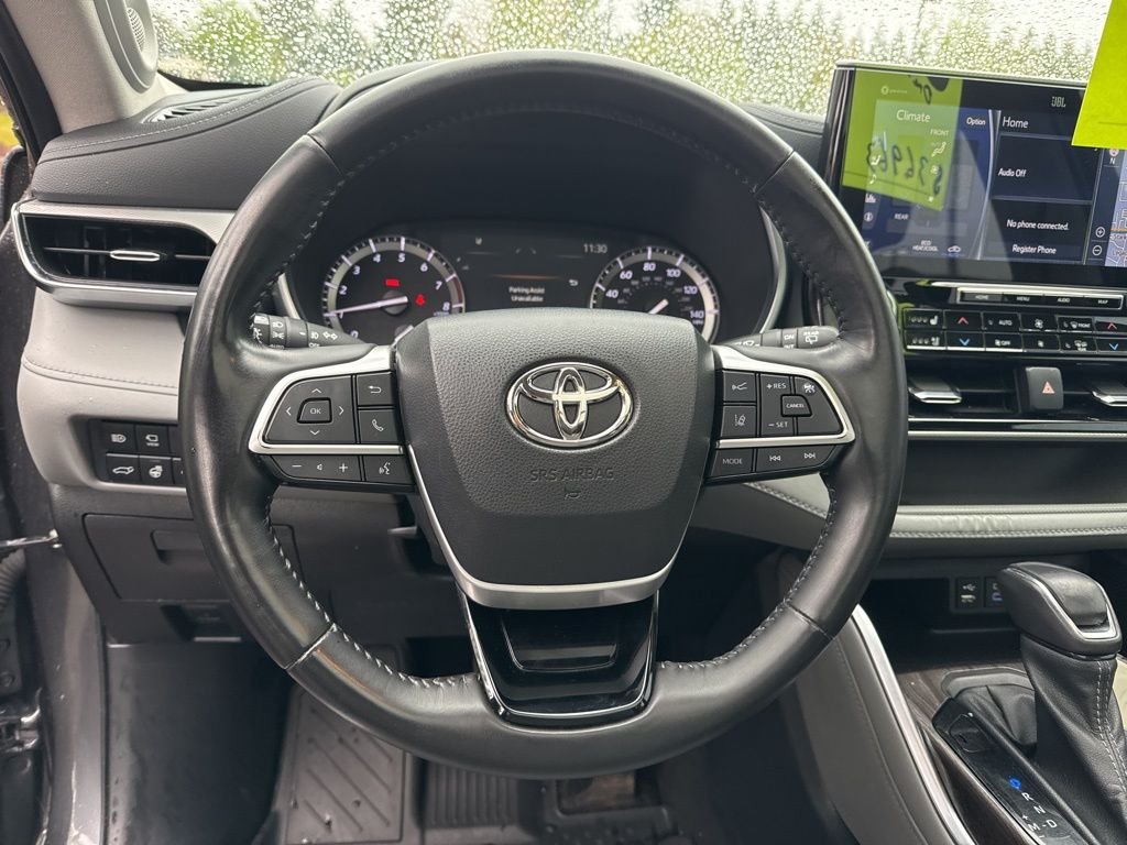 Used 2022 Magnetic Gray Metallic Toyota Platinum image 10