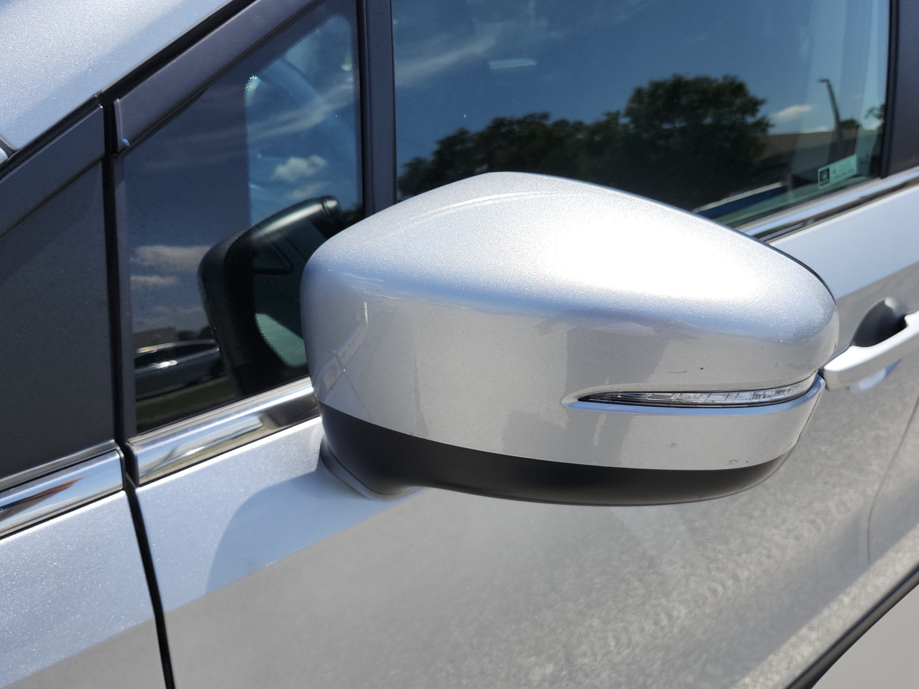 Used 2025 Silver Honda EX-L image 39