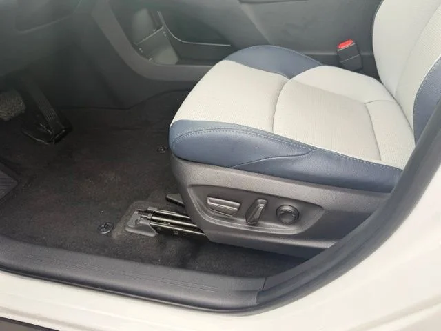 Used 2025 White Subaru Limited image 15